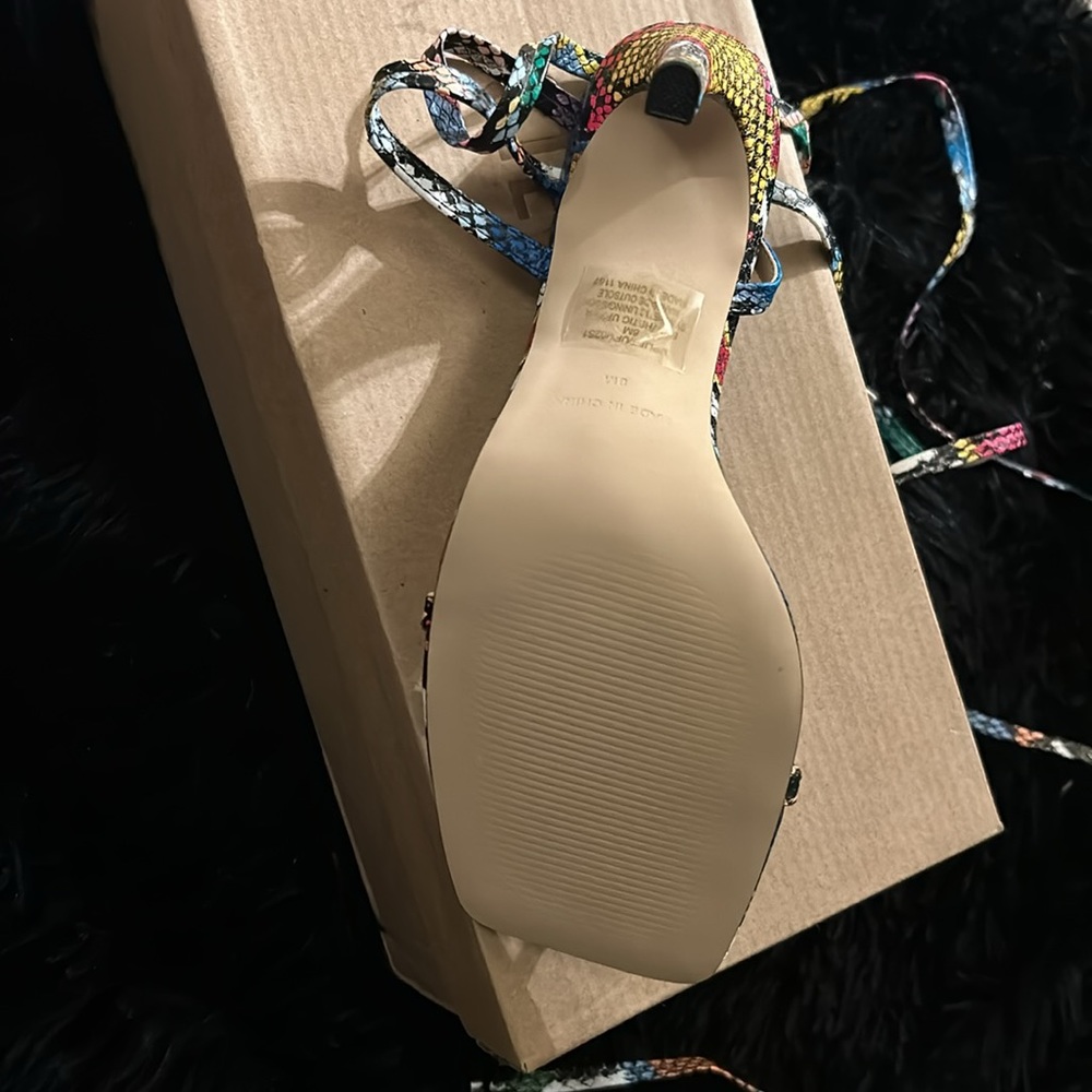 Steve Madden snake skin shoes - Picture 3 of 5